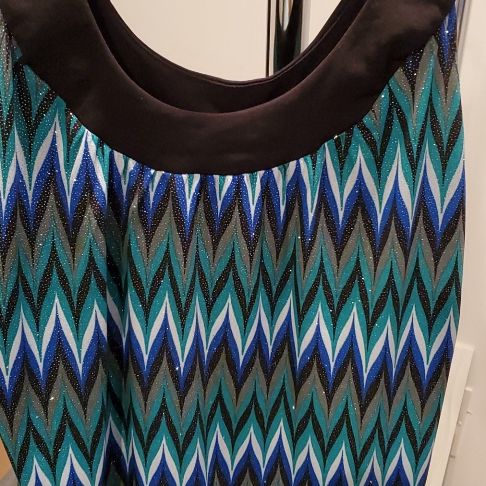 Top - Picture 2 of 4